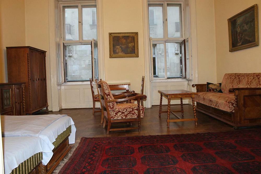 City Center Apartment — Photos 2